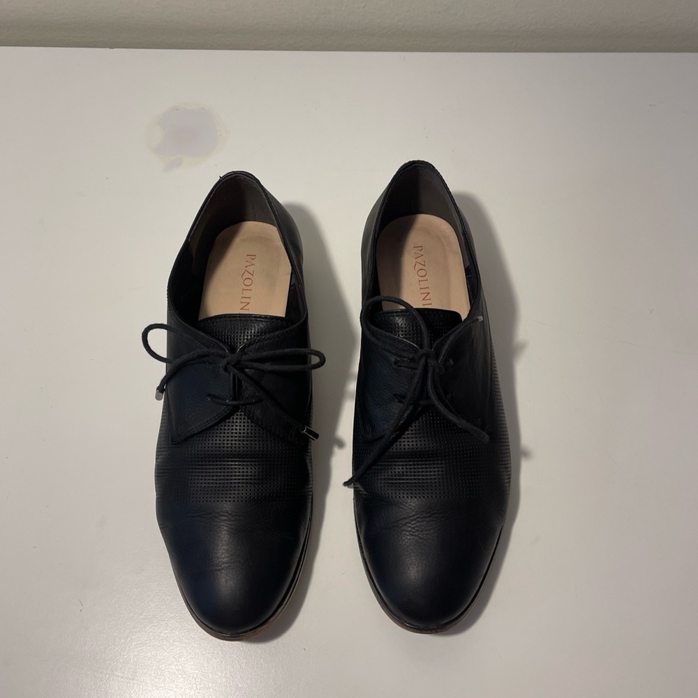 Black Leather Lace-Up Flats